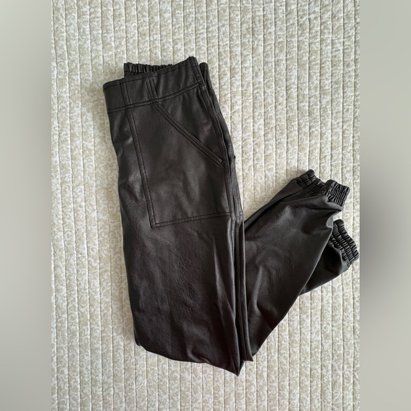 SPANX Luxe Faux Leather Jogger Pant | Black | Size Medium - Picture 7 of 16